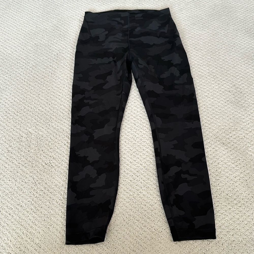 Lululemon Swift Speed High Rise Crop 21” Black Camo Size 8